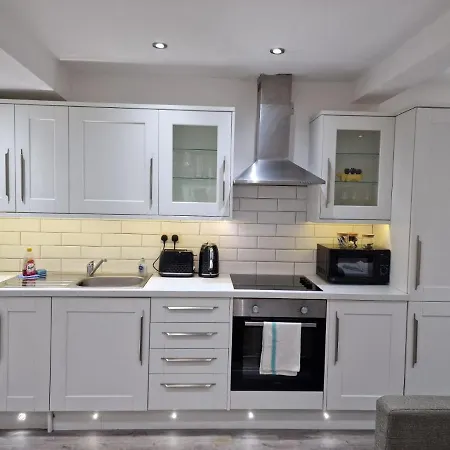 Near City Centre With Free Parking ليدز